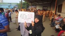 CLEAN : Thousands protest in rival demonstrations over new India law News Clip