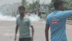 Bangladeshi Edmontonians march down Whyte Avenue to protest deadly government militia clampdowns Instructional Video