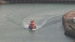 VOICED : Al menos cuatro muertos en naufragio de embarcación de migrantes en Canal de la Mancha News Clip