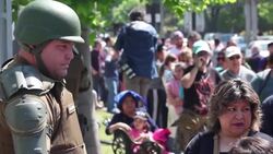 CLEAN : Chileans line up for food outside Santiago supermarkets News Clip