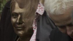 CLEAN : Bust of Simone Veil in the Assembly: a "moving tribute", for her son Jean Veil News Clip