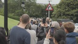 UK: A gun salute has been fired around the UK and in overseas territories at 13:00 BST as the country mourns the death of Queen Elizabeth II. News Clip