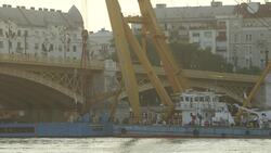 Huge floating crane set up to raise sunken tour boat Instructional Video