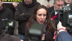 VOICED : Comienza la audiencia de extradición de Julian Assange ante la justicia británica News Clip