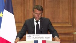 CLEAN : French President Macron wants to "increase internship time to at least 50%" in vocational schools News Clip