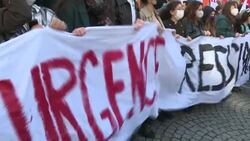 CLEAN : "No nature, no future": French youch rally for climate News Clip