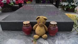 CLEAN : Mikhail Gorbachev to be buried next to wife, Raisa, at Novodevichy Cemetery News Clip