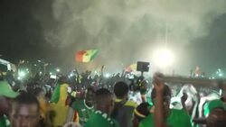 CLEAN : Football/AFCON: jubilant fans celebrate in Dakar as Senegal reaches final (2) News Clip