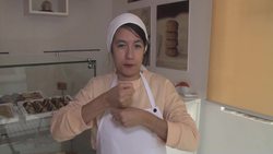 Deaf-mute Moroccan baker satisfies sweet tooth Instructional Video