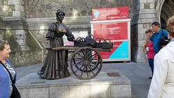 Walking Dublin: Sights & Sounds of Dublin, Ireland Stock Footage