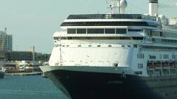 Second ship docks in Florida port amid outbreak Instructional Video
