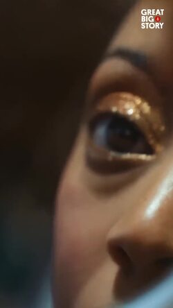 Kristin Finley, life as a trapeze artist in the circus Instructional Video