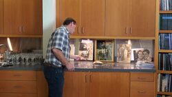 VOICED : Subastarán armas y pertenencias de Al Capone News Clip