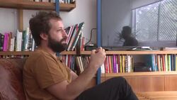 VOICED : Greg Duvivier un humorista de izquierda que agita al Brasil de Bolsonaro News Clip