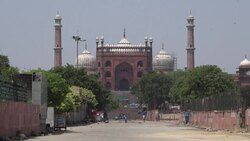CLEAN : India's biggest mosque shut as Muslims prepare for Ramadan amid virus News Clip