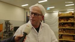 The Dutch bakers making stale bread fresh again through recycling News Clip