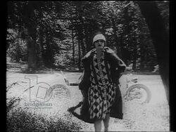Fashionable, independent women in 1920s Paris Stock Footage