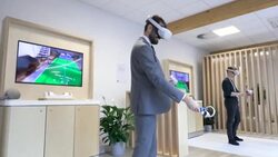 CLEAN : Dive into the Metaverse with the virtual reality headset from META News Clip