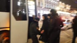 CLEAN : Dozens detained at anti-war rally in St. Petersburg News Clip