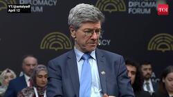 'King Donald...': Jeffery Sachs GOES OFF On Trump Tariffs; Urges World To NOT Live In 'Crazy Land' News Clip