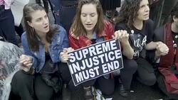 ANTI–Brett Kavanaugh – Multiple arrested for civil disobedience on day of Kavanaugh/Ford hearing Stock Footage