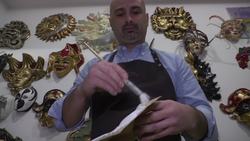 The secrets of how to make a Venetian carnival mask News Clip
