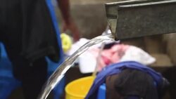 CLEAN : Melting snowcaps spell water trouble for world's highest city News Clip