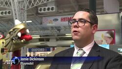 VOICED : Una pelota o una tableta News Clip