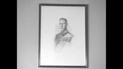 Crowds gather outside Buckingham Palace on day of King George V's death, 1936 News Clip