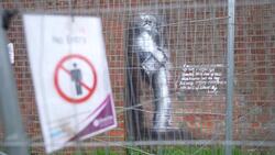Oscar Wilde quoted in graffiti on Reading Prison News Clip