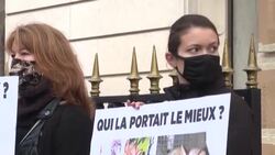 CLEAN : PETA stages action in front of Yves-Saint-Laurent shop against the use of fur News Clip