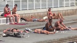 CLEAN : Stockholm residents enjoy the sun during heatwave News Clip