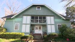 Dozens come out to exhibit to purchase art pieces depicting scenic North Shore News Clip