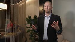 HMD resurrect Nokia flip phone with added 4G  Instructional Video