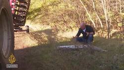 Ukraine farmers risk their lives to harvest crops near front line News Clip