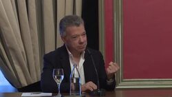 VOICED : Santos y Betancourt dialogan y proponen "claves" para entender Colombia News Clip