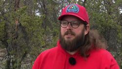 Fires approaching cabins and lodges on lakes 60 km west of Yellowknife News Clip