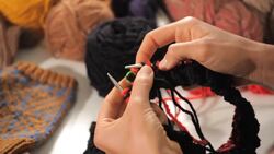 How to Avoid Jogs When Changing Colors in Circular Knitting Instructional Video