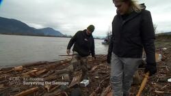 Crews work to remove large debris from B.C. floodwaters News Clip