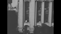 Suicidal man rescued in New York City News Clip