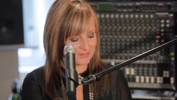 How to Warm Up Your Voice by Singing Vowels Instructional Video