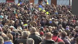 CLEAN : Thousands protest Ukraine leader's peace plan News Clip