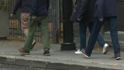 His mother collapsed in Old Montreal. CPR from strangers saved her life Instructional Video