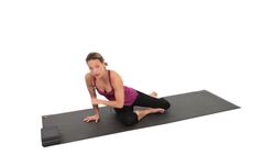 How to Do a Side Plank Yoga Pose (Vasisthasana) Instructional Video