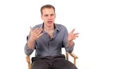 How to Read Your Boss' Body Language Instructional Video