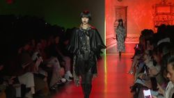 Anna Sui rolls out B-movie gothic glam at NY Fashion Week News Clip