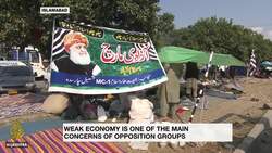 Pakistan opposition rallies as deadline for PM Khan to quit nears News Clip