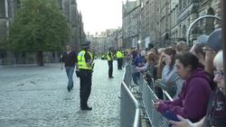 CLEAN : In Edinburgh, people describe 'surreal' moment of paying respects to Queen's coffin News Clip