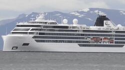 CLEAN : Expedition ship in Ushuaia after accident causing one death News Clip