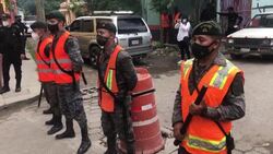 CLEAN : US-bound Honduran migrants are stopped by Guatemalan authorities News Clip